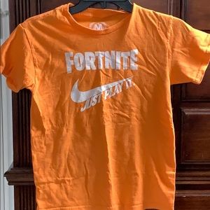 Boys Never worn fort nite Nike tee shirt